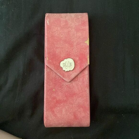 Kat Von D Brush Red Case - Picture 1 of 6